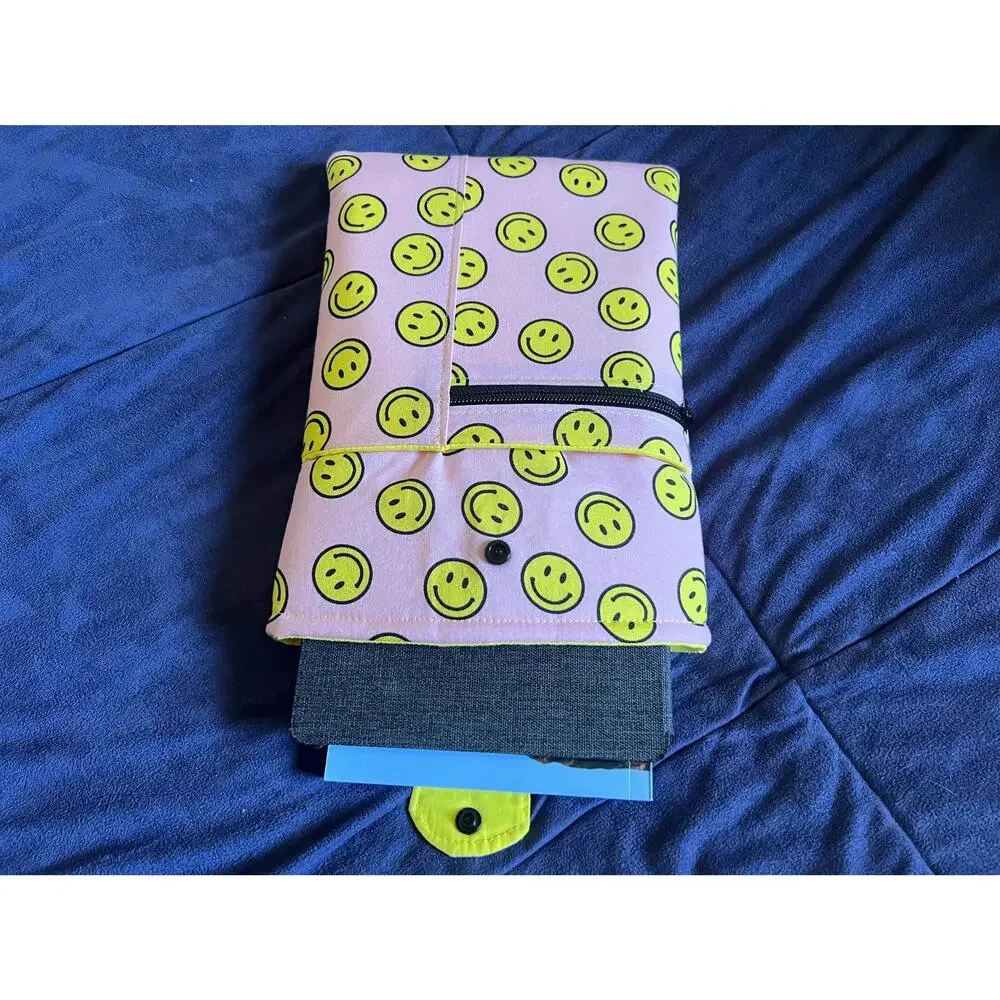 NWOT Smiley Faces, Small Book Sleeve, Front Zipper Pocket, Corner Bookmark
